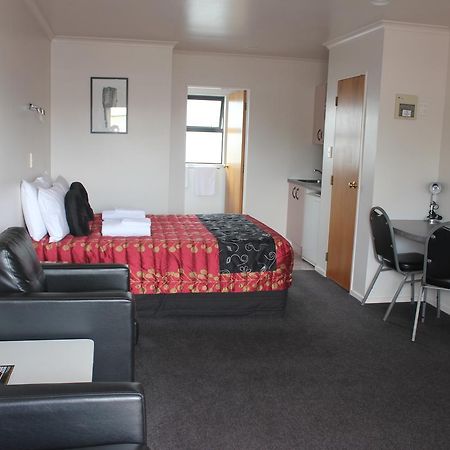 Kiwi Court Motel Hawera Esterno foto