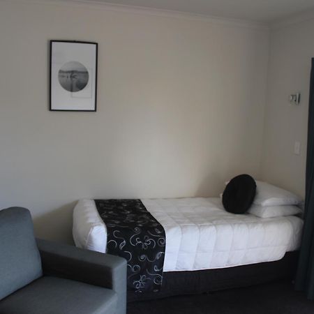 Kiwi Court Motel Hawera Esterno foto