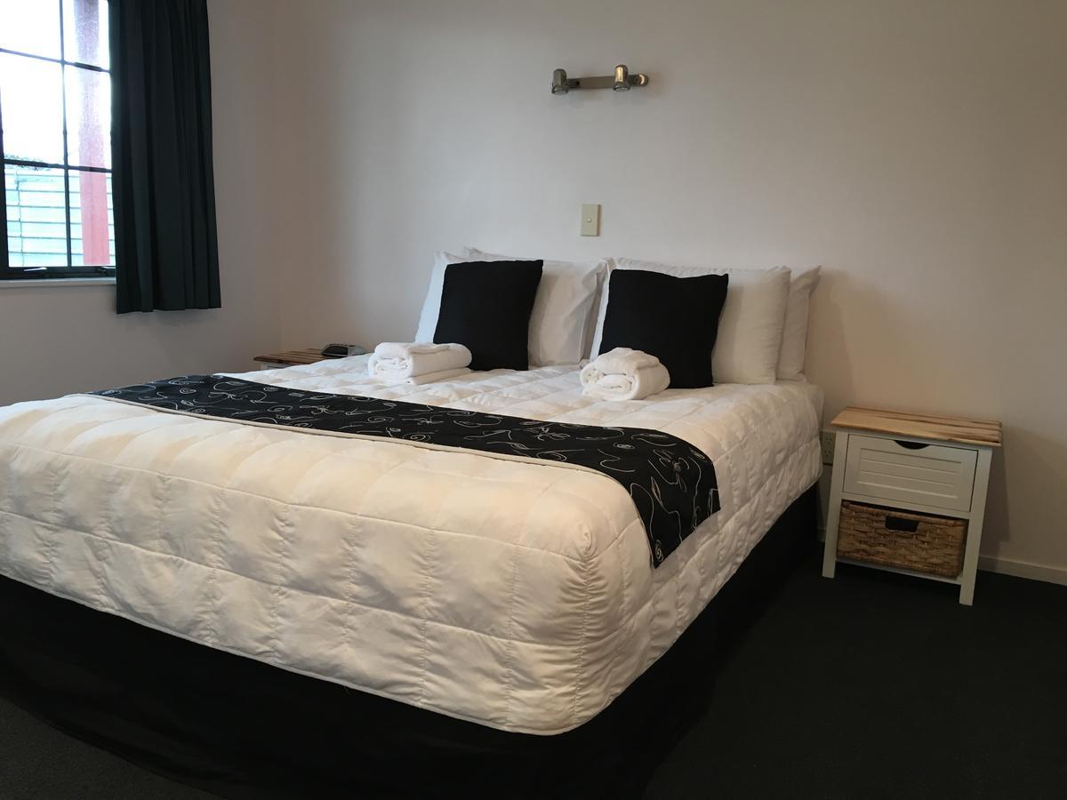 Kiwi Court Motel Hawera Esterno foto