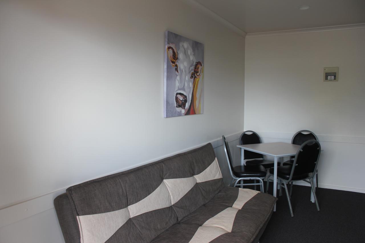Kiwi Court Motel Hawera Esterno foto