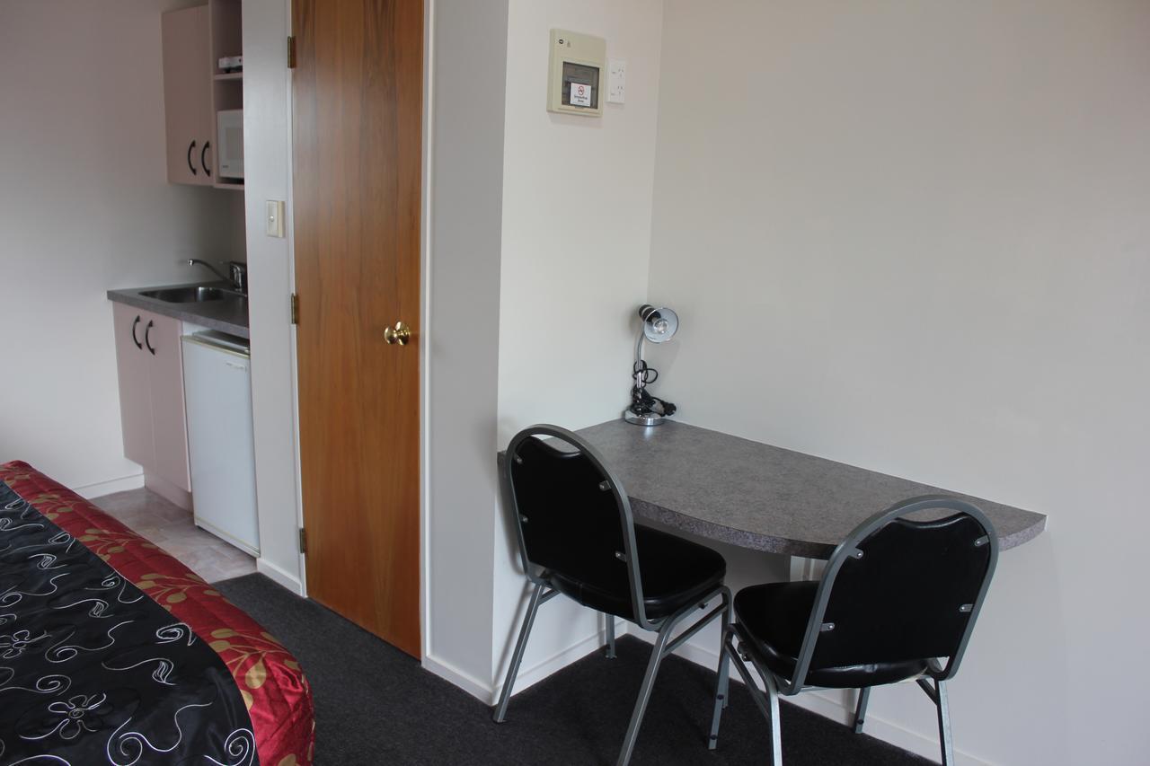 Kiwi Court Motel Hawera Esterno foto