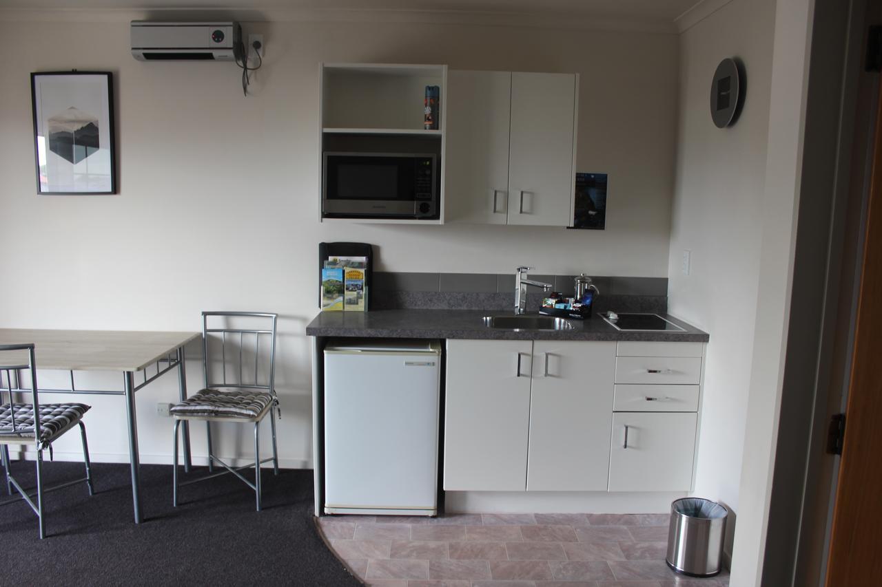 Kiwi Court Motel Hawera Esterno foto