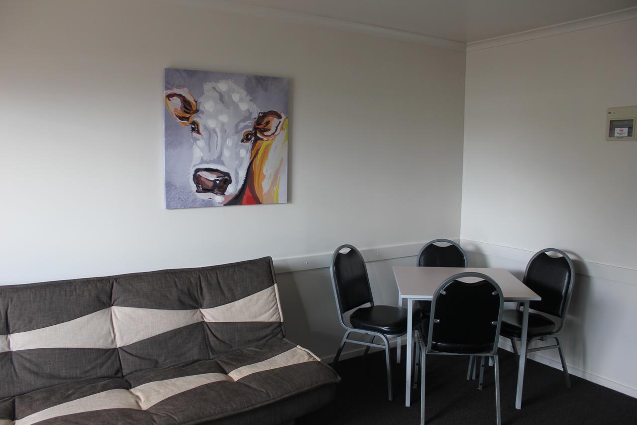 Kiwi Court Motel Hawera Esterno foto