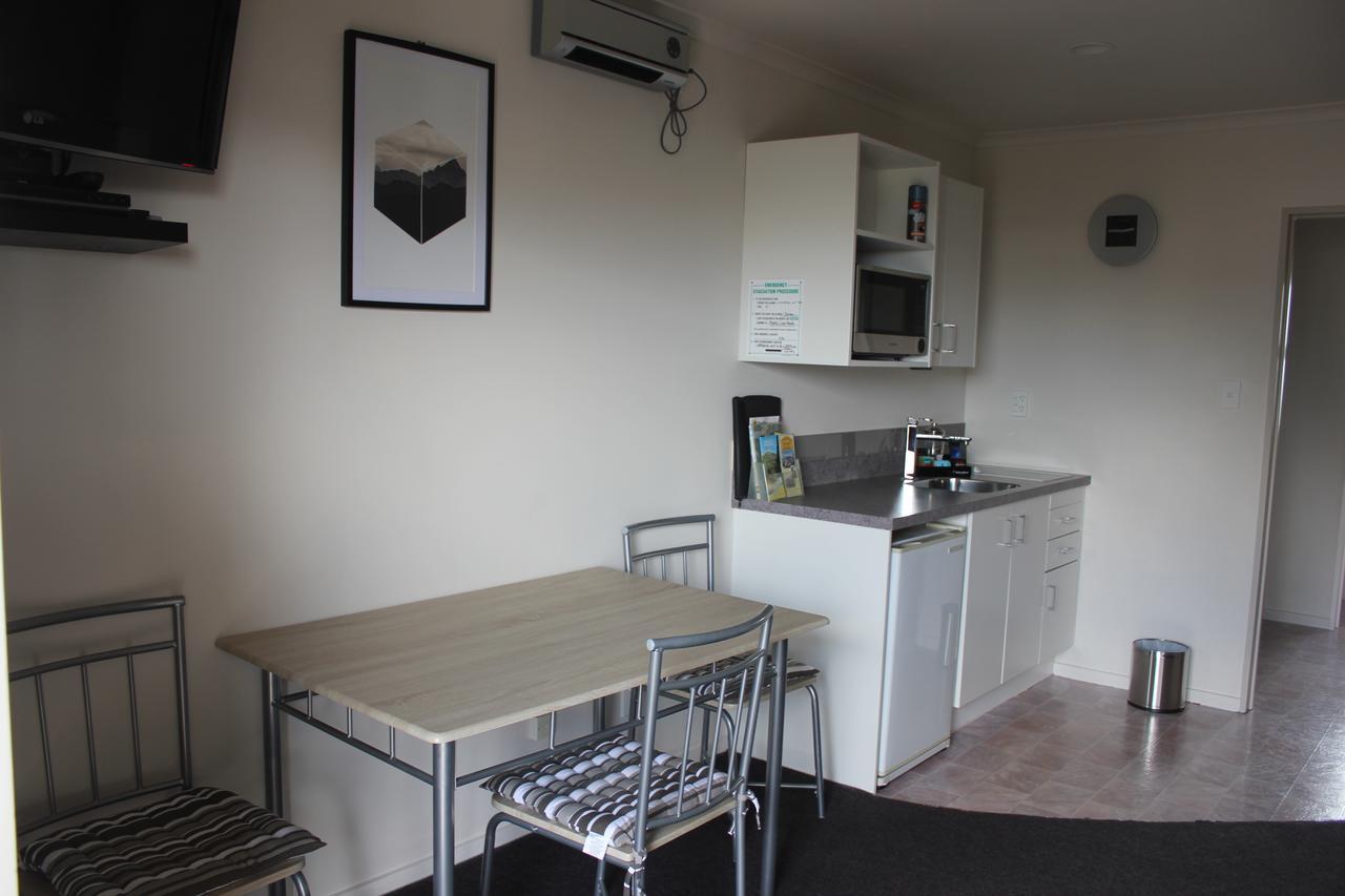 Kiwi Court Motel Hawera Esterno foto
